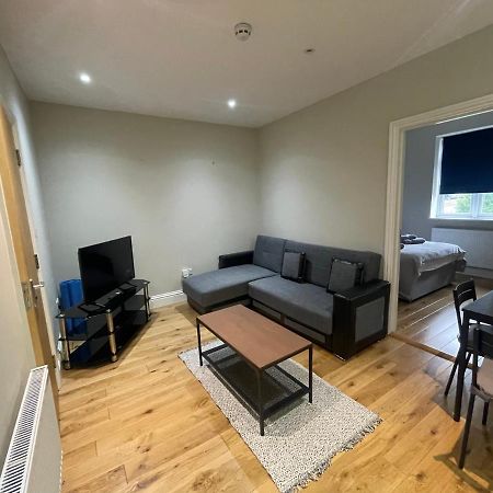 Lovely 1 Bedroom Apartment With On Street Parking Londres Exterior foto